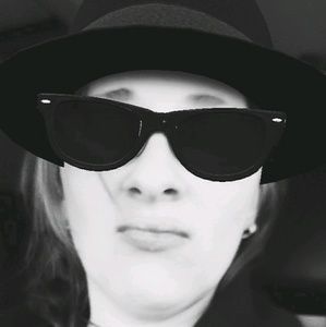 Meet your Posher, Dana